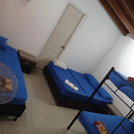Yellow House Hostel-3